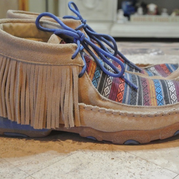 WOMENS SIZE 10 TWISTED X FRINGE LEATHER SERAPE SHOES - Picture 2 of 8